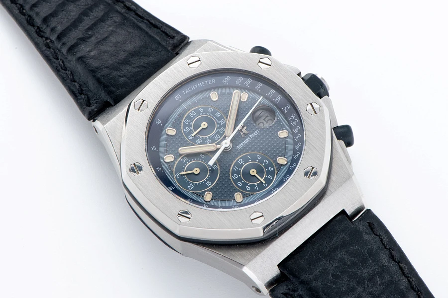 Early Offshore 'Beast' Ref. 25721 in Stainless Steel