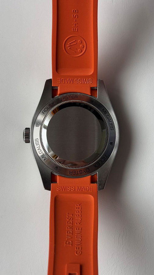 Milgauss 116400 White dial