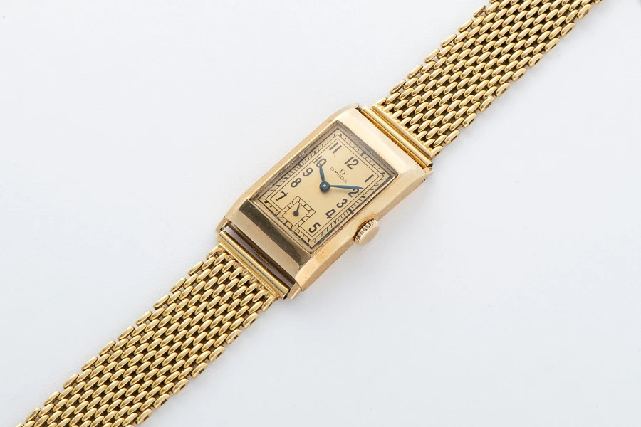 Vintage Rectangular Watch in 14k Yellow Gold with 18k Yellow Gold Bracelet