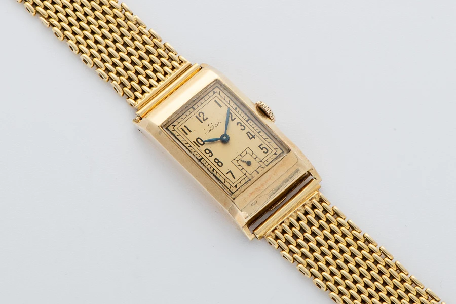 Vintage Rectangular Watch in 14k Yellow Gold with 18k Yellow Gold Bracelet