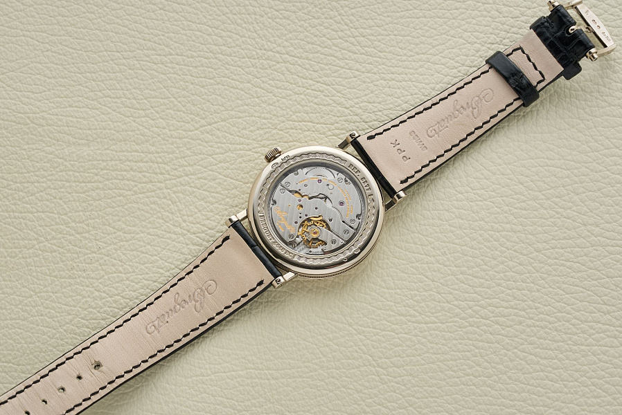 Classique Ref. 5277 in 18k White Gold