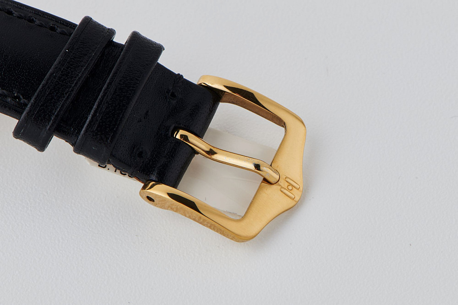 Tank Américaine Quartz in 18k Yellow Gold