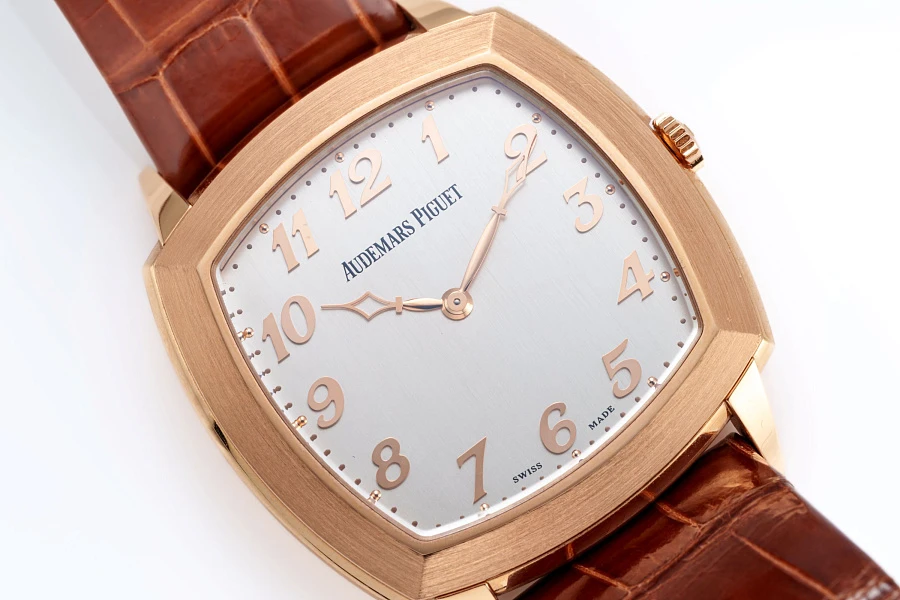 Tradition Ref. 15335OR in 18k Rose Gold