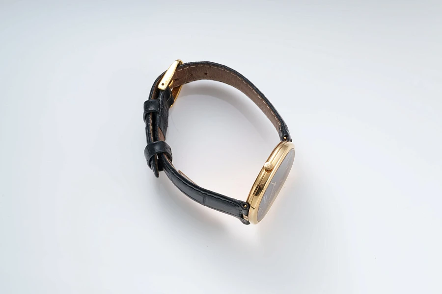 Ellipse Quartz Ref. 3838 in 18k Yellow Gold