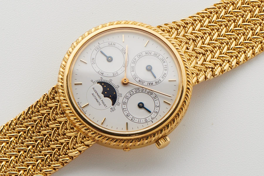 Quantième Perpetual Calendar Ref. 25549BA with Ornate Bracelet in 18k Yellow Gold