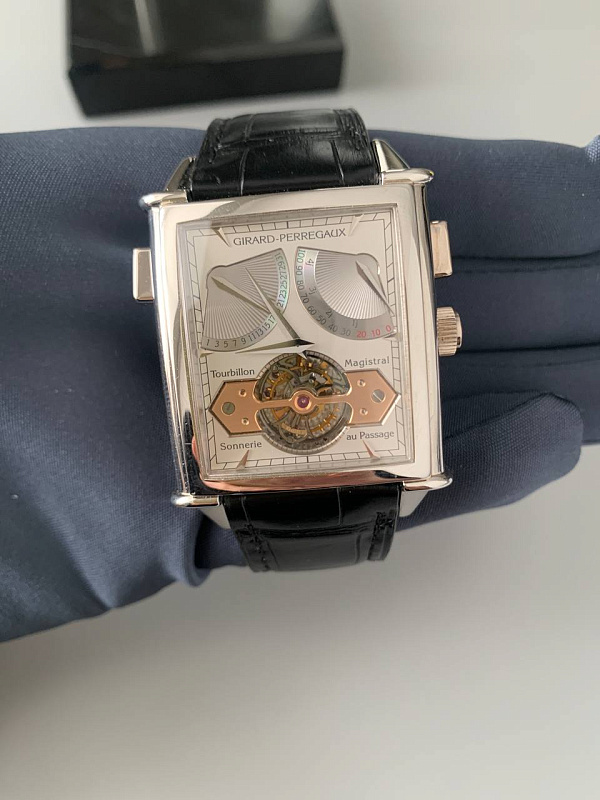 Vintage 1945 Magistral Tourbillon Platinum Sonnerie au Passage
