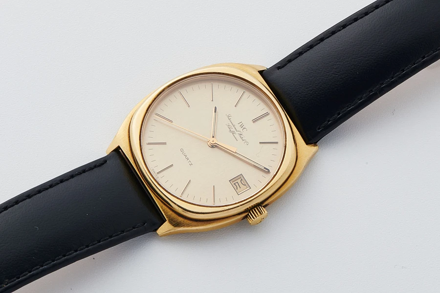 Early Quartz Ref. 3004 in 18k Yellow Gold
