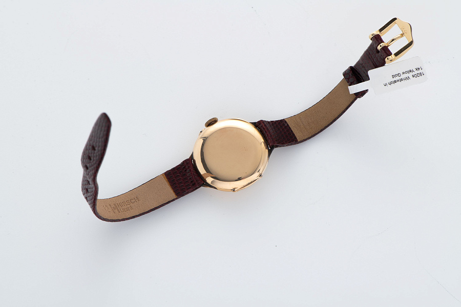 1920s  Wristwatch in 14k Yellow Gold
