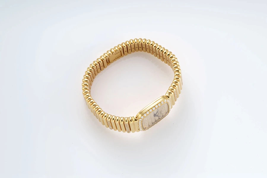 Ladies Watch Ref. 9905 in 18k Yellow Gold