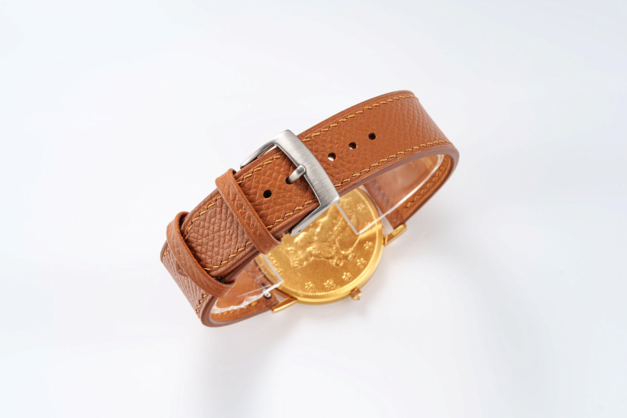 Quartz Coin Watch in 18k Yellow Gold