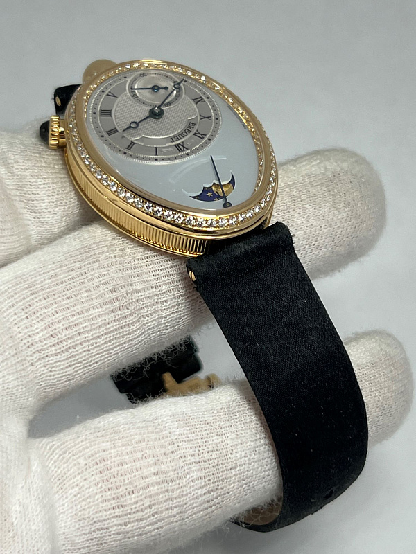 Reine de Naples Yellow Gold MOP Dial
