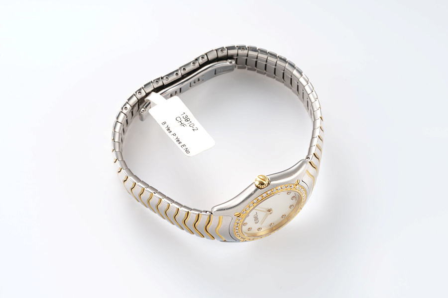 Classic Wave with Mother of Pearl Dial and Diamonds