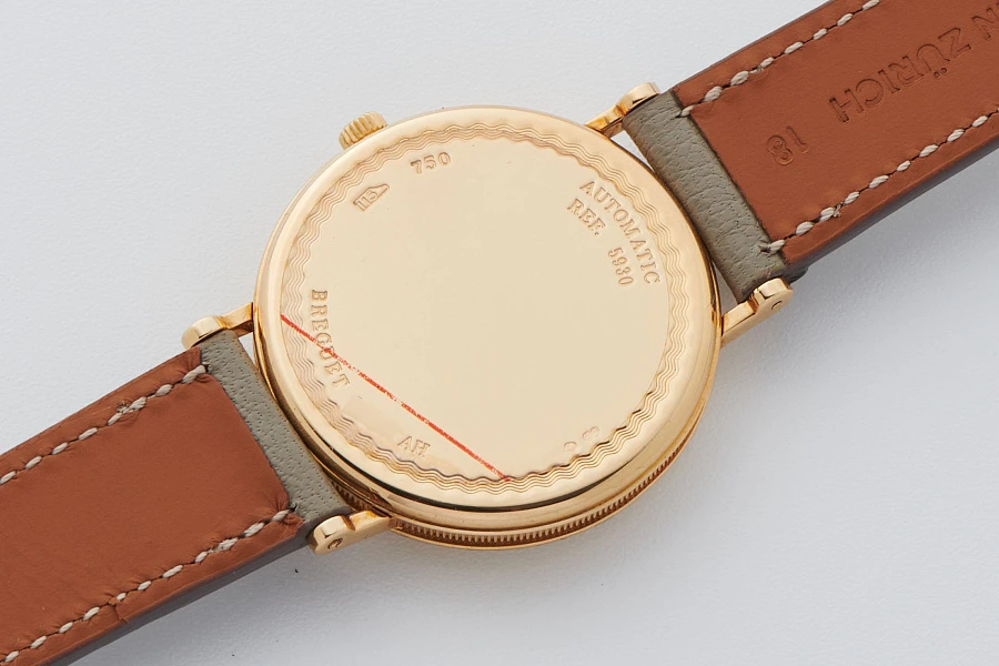 Classique Ref. 5930 in 18k Yellow Gold