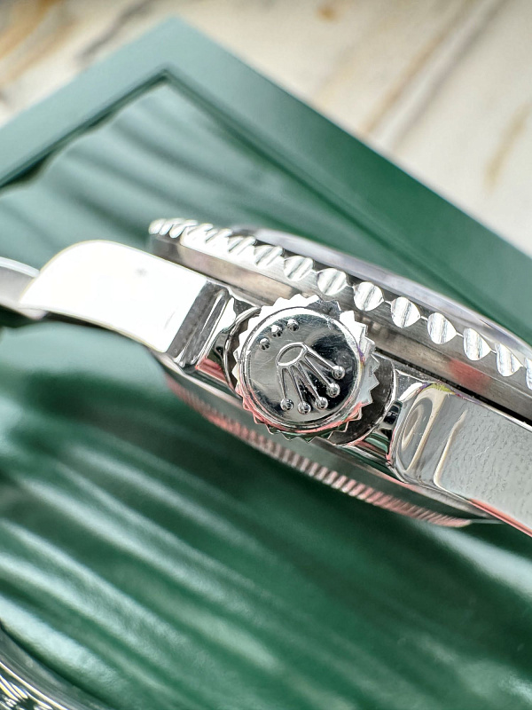 Sea-Dweller 4000 Ref. 16600 in Stainless Steel