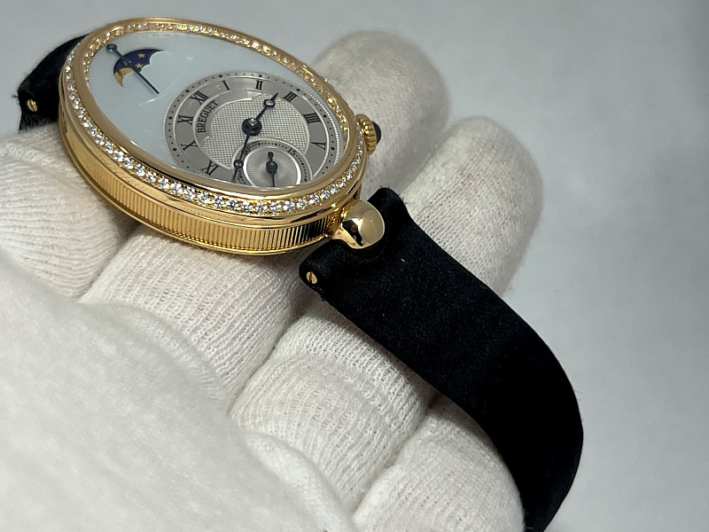 Reine de Naples Yellow Gold MOP Dial