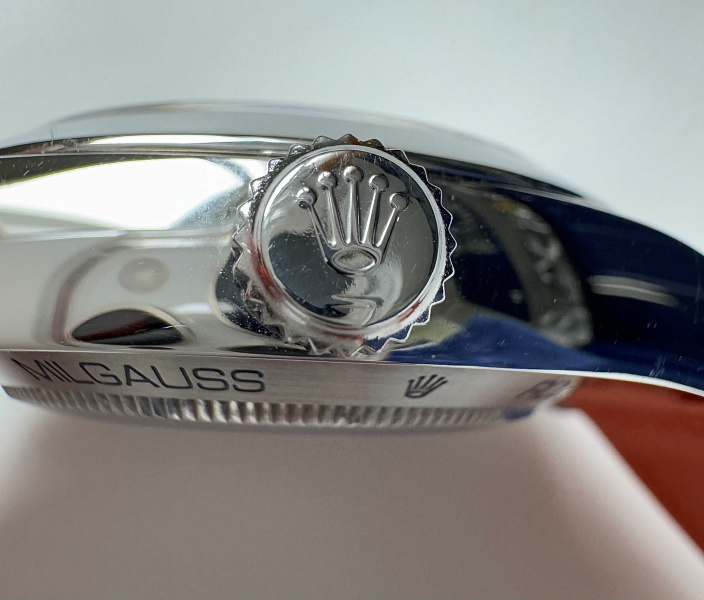 Milgauss 116400 White dial