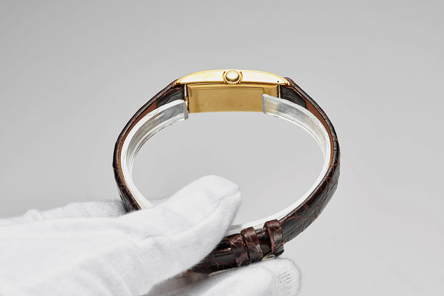 Rectangular 750/1000 Yellow Gold