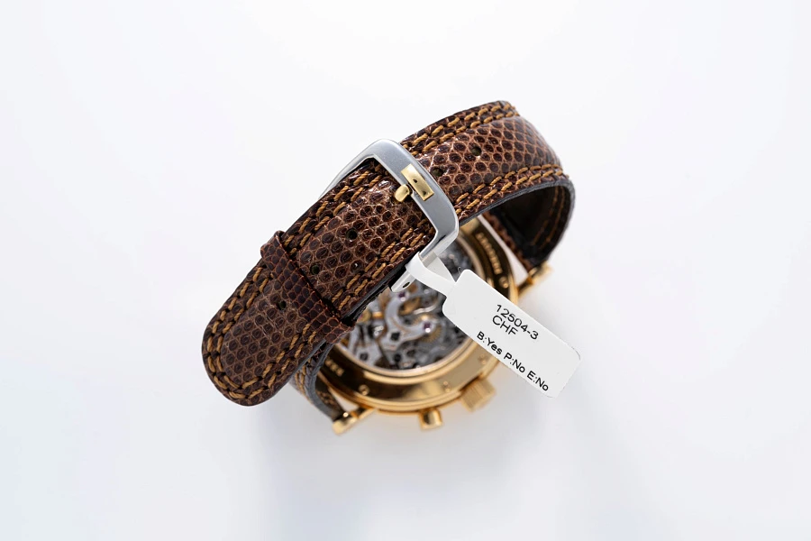 Classique Chronograph Ref. 5237 in 18k Yellow Gold