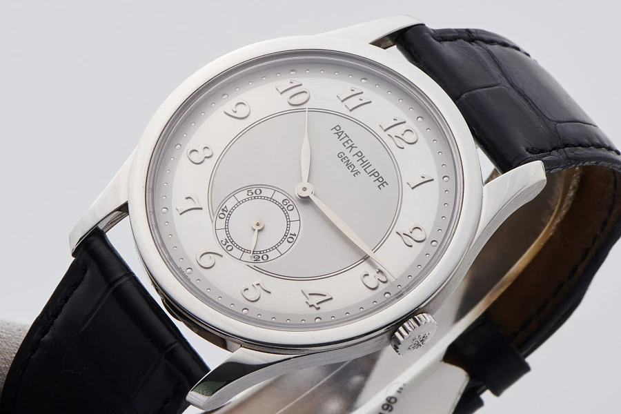 Calatrava Ref. 5196 in Platinum