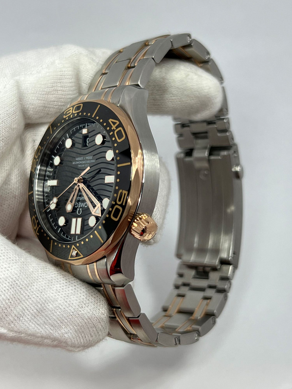 Seamaster Professional Diver 300m Steel & Gold