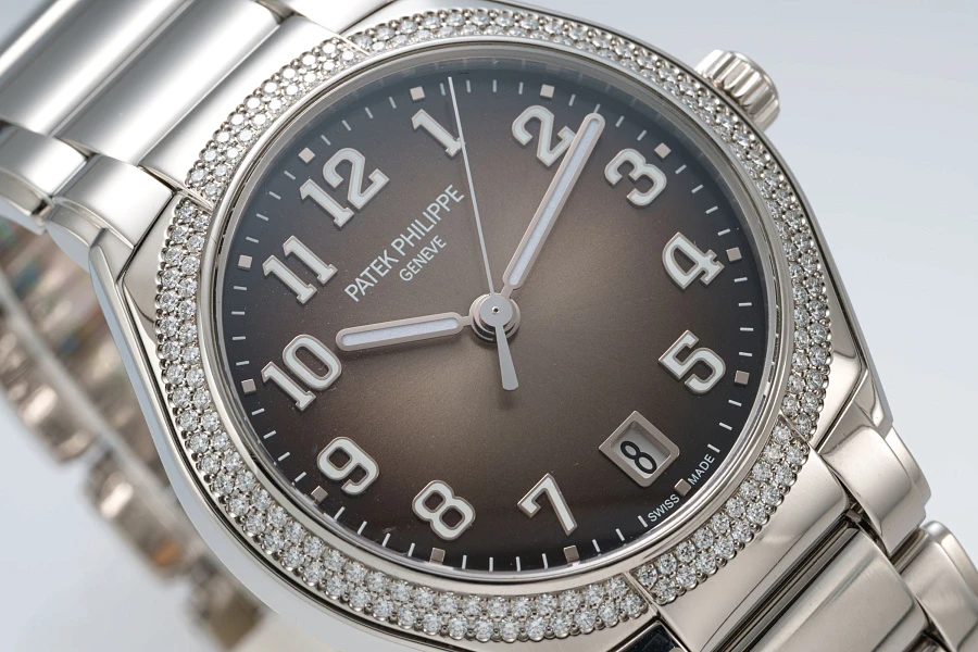 TwentyFour Ref. 7300 in Stainless Steel