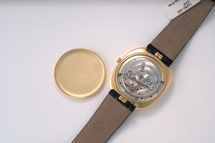 Ellipse Jumbo Ref. 3605 in 18k Yellow Gold