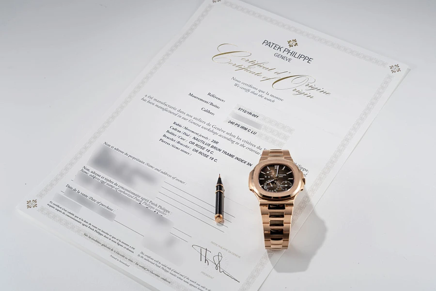 Nautilus Ref. 5712R in 18k Rose Gold