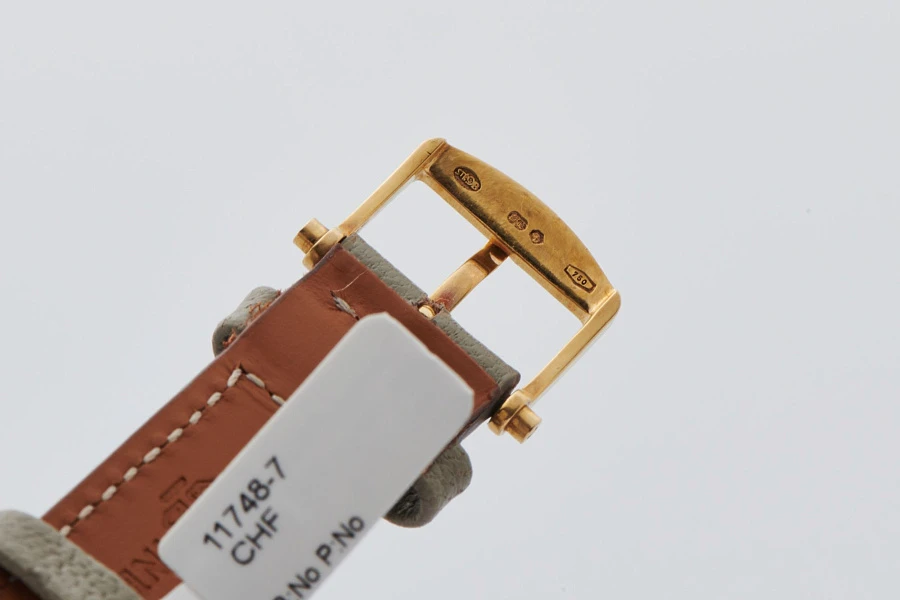 Classique Ref. 5930 in 18k Yellow Gold