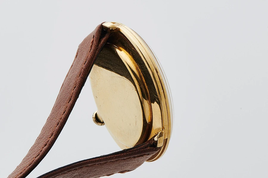 'Stubby Lugs' Dress Watch in 18k Yellow Gold