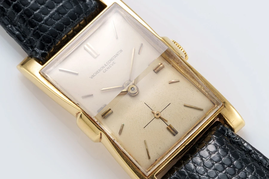Rectangular Ref. 4591 in 18k Yellow Gold