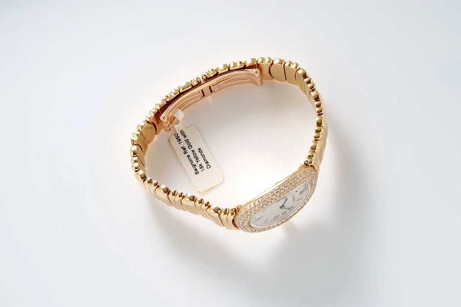 Baignoire Ref. 19501 in 18k Yellow Gold with Diamonds