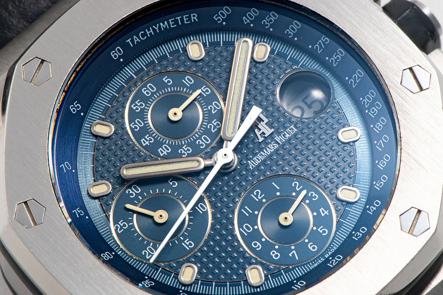 Early Offshore 'Beast' Ref. 25721 in Stainless Steel