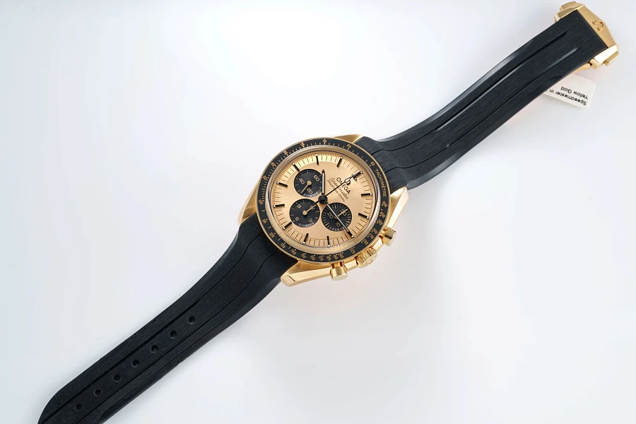 Speedmaster in 18k Yellow Gold