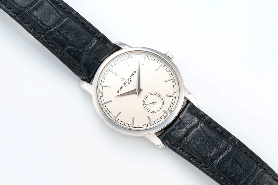 Traditionelle Ref. 82172 in 18k White Gold