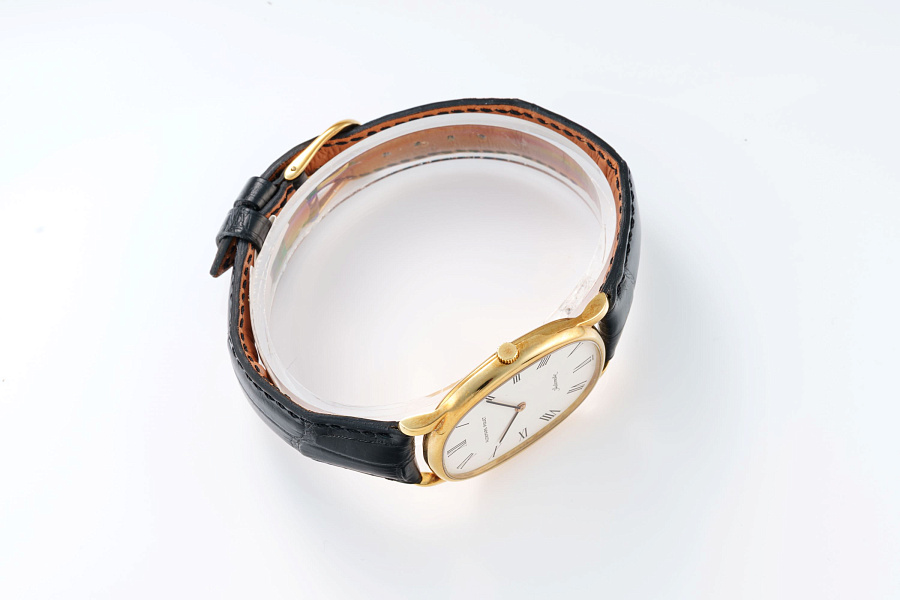 Ellipse in 18k Yellow Gold