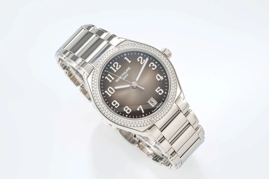 TwentyFour Ref. 7300 in Stainless Steel