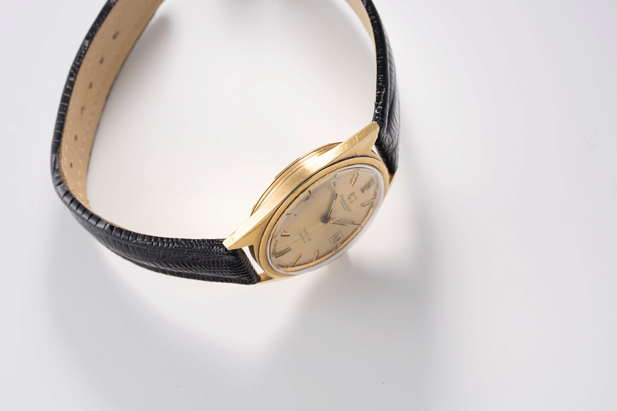 Yacht-Club Ref. R811A in 18k Yellow Gold