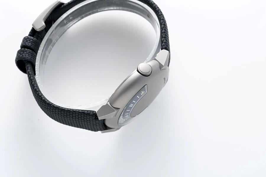 UR102 in Titanium