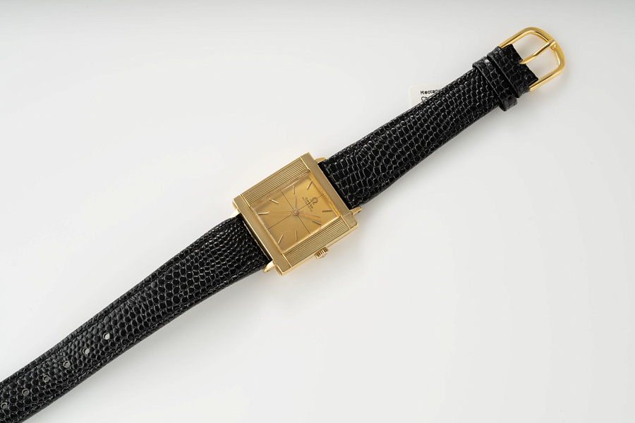 Automatic Square Ref. 14249 SC in 18k Yellow Gold