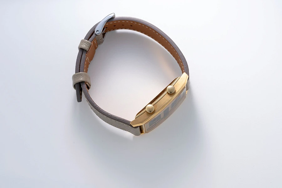 Dual Time Ref. 32002 in 18k Yellow Gold
