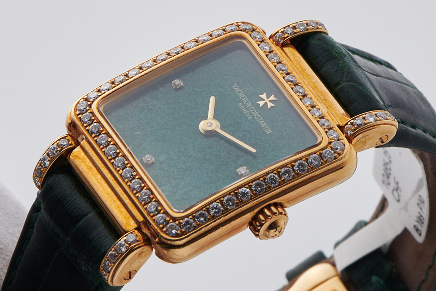 Green Stone Dial Ladies Watch in 18k Yellow Gold