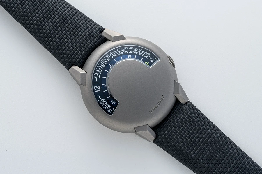 UR102 in Titanium
