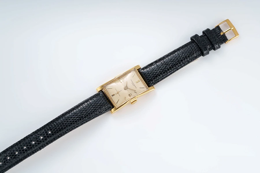Rectangular Ref. 4591 in 18k Yellow Gold