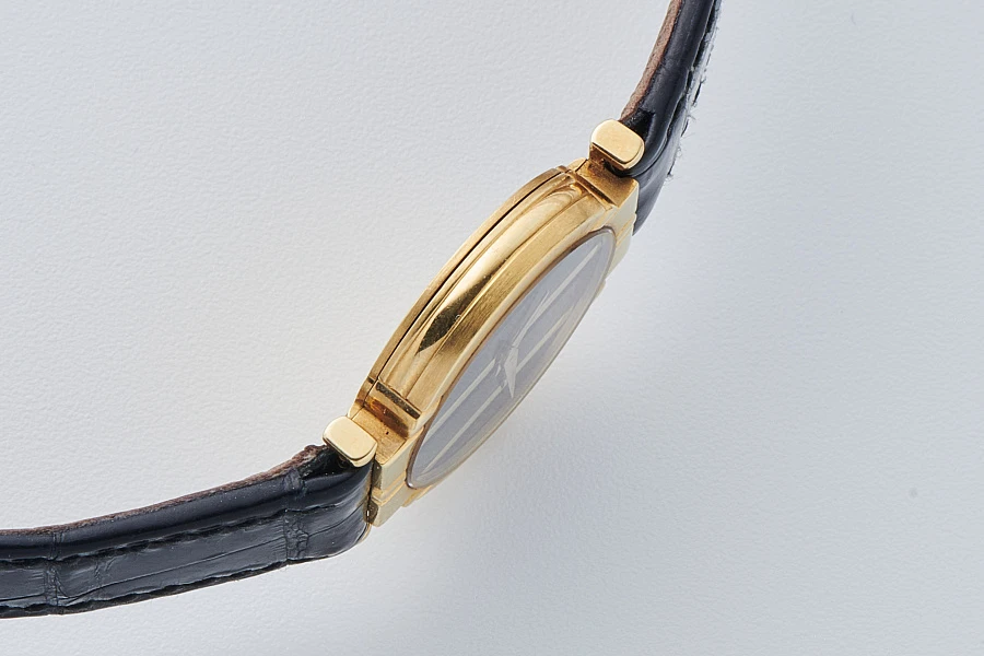 Protocole Ref. 8263 with Onyx Dial in 18k Yellow Gold