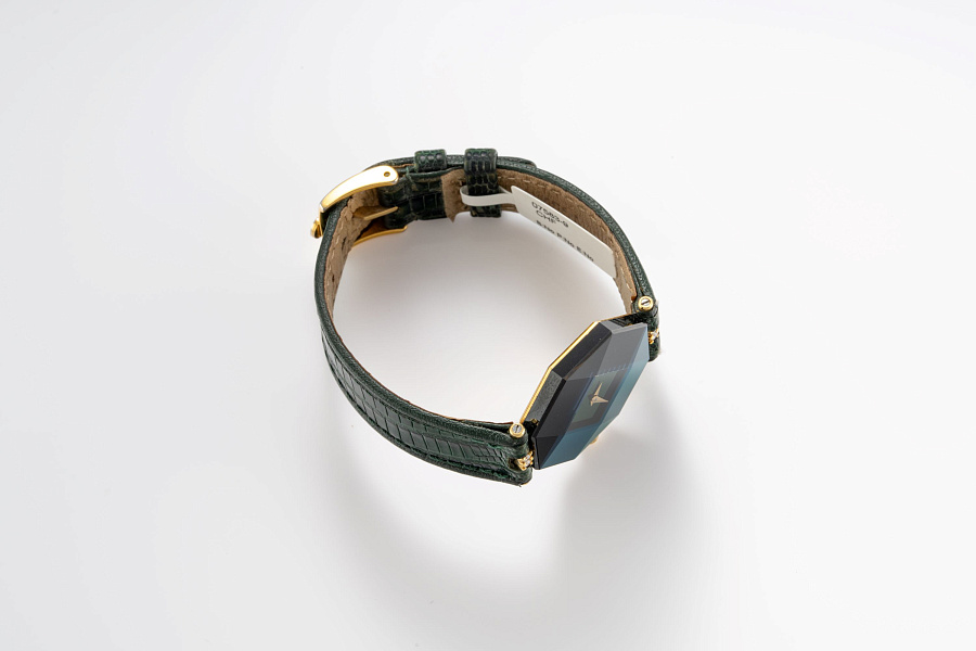 Green Sapphire in 18k Yellow Gold
