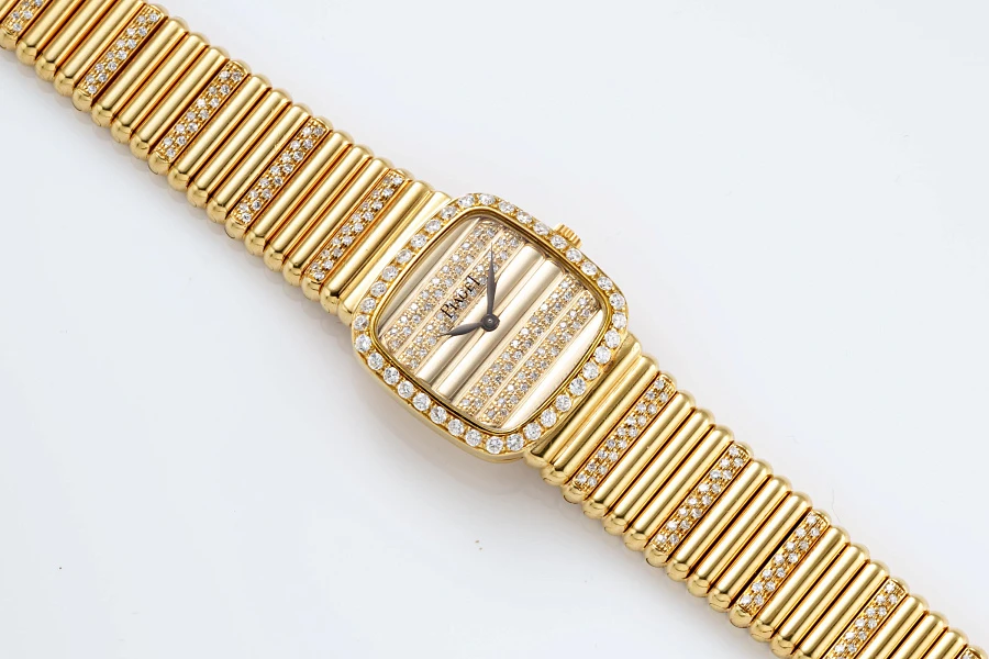 Ladies Watch Ref. 9905 in 18k Yellow Gold