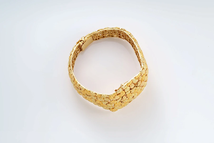 Watch and Jewelry Set in 18k Yellow Gold