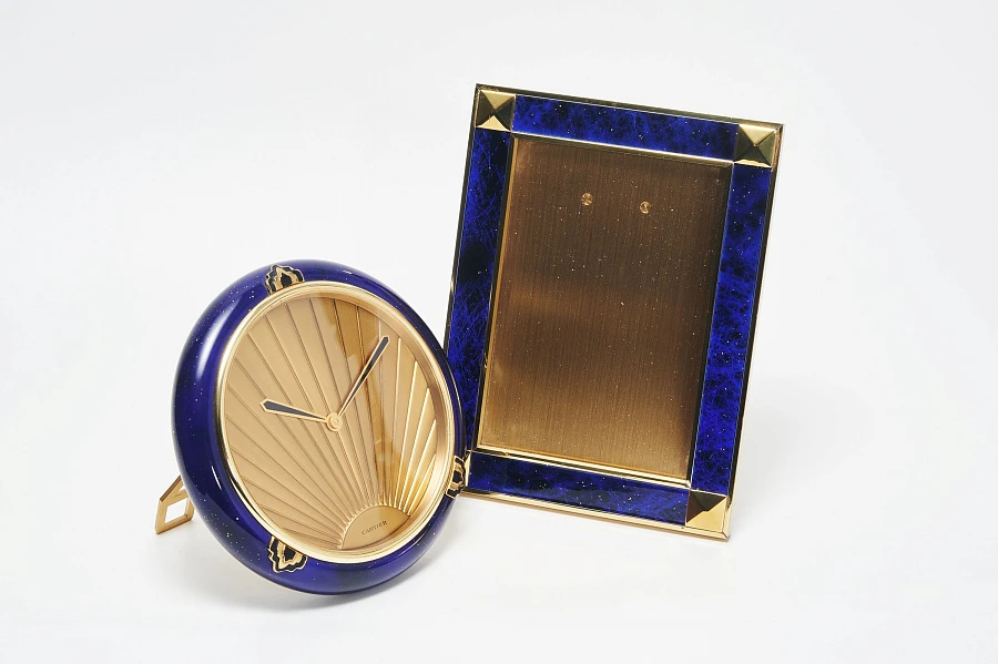 Rectangular and Round Picture Frames & Set of Table Clocks