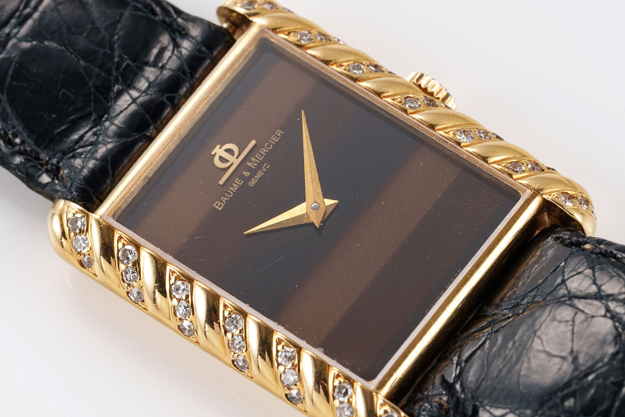 Tank with Tiger Eye Print Dial Ref. 704120 in 18k Yellow Gold