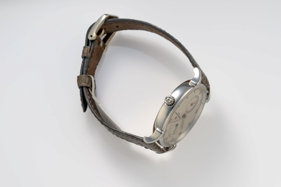 Cornes de Vache Ref. 48100/3 in 18k White Gold